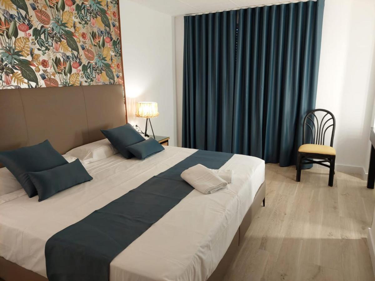 Hostal Garden Rous Paiporta Eksteriør bilde