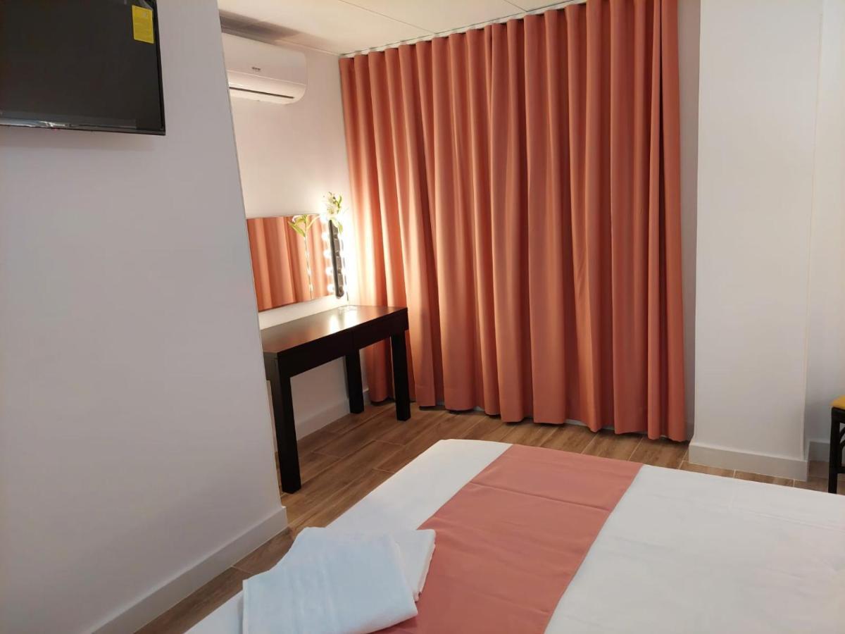 Hostal Garden Rous Paiporta Eksteriør bilde
